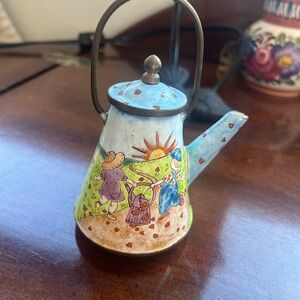 Empress Arts Miniature Enamel Teapot Coffee Pot With Lid Laundry 4.5” tall